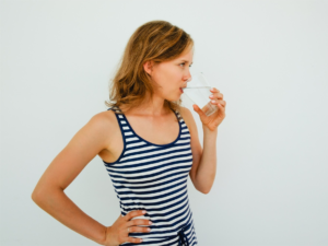 Benefits of Drinking Lukewarm Water Drunk in Sips